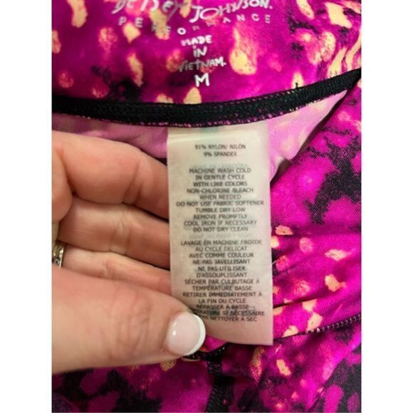 Betsy Johnson hot pink performance cropped activewear pants size medium - Picture 12 of 12
